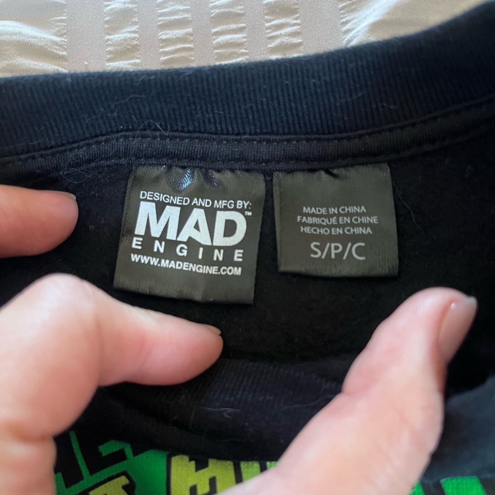 MAD Engine Black and Green Crewneck Sweater - Picture 2 of 2